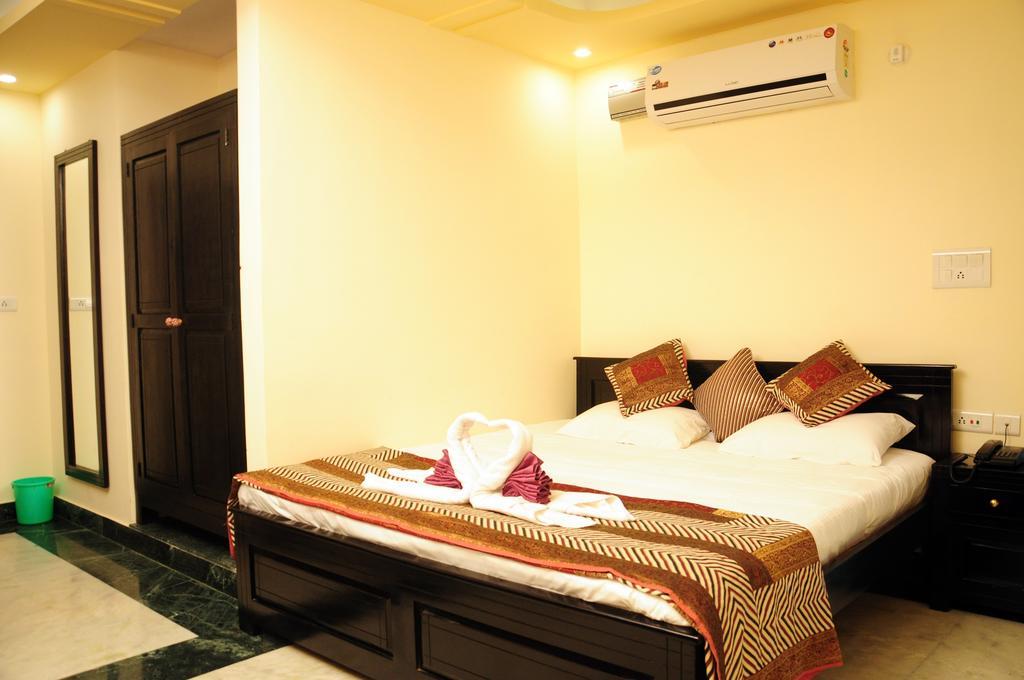 Nahar Singh Haveli Hotel Jaipur Room photo
